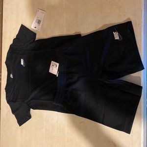 Nike Black 2-piece set size 6